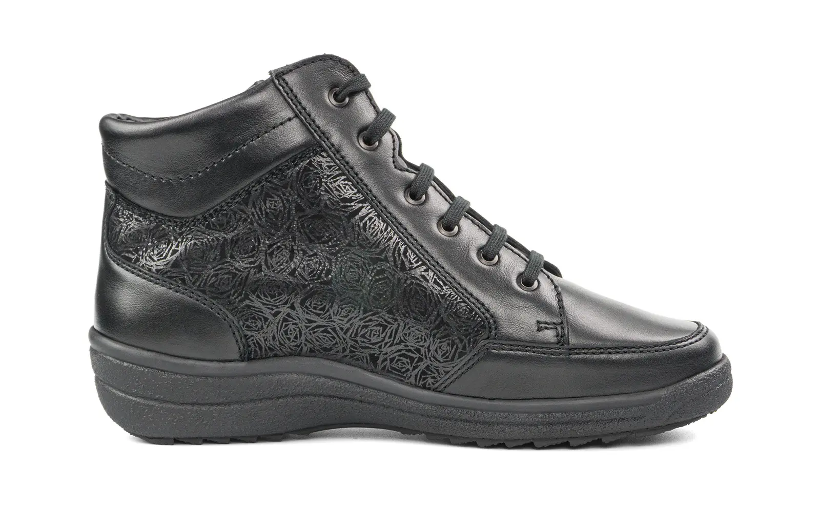 Der Schuh SENTA Nappa+LammVeloursRose in schwarz zeigt eine elegante Silhouette mit feinem Nappa- und Lammveloursleder. Ideal für stilvolle Anlässe.