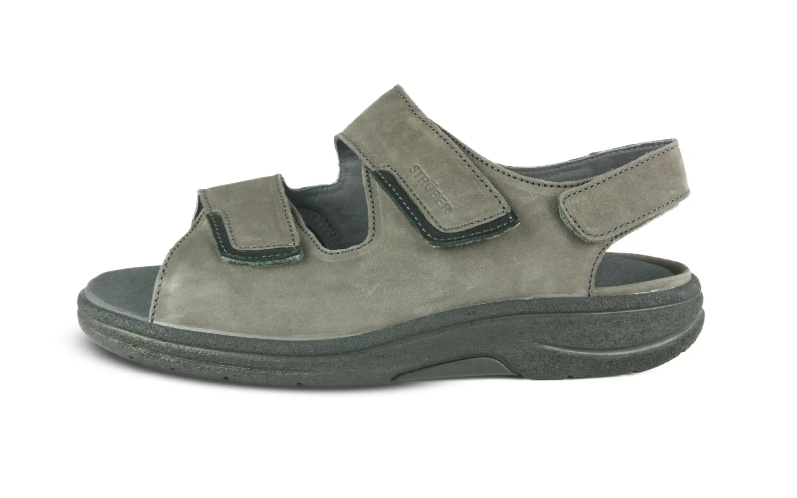 MONDO Nubuk+StretchVelour Schuh in granit, seitliche Ansicht, auf hellem Hintergrund platziert, betont die hochwertige Verarbeitung und den modernen Stil.