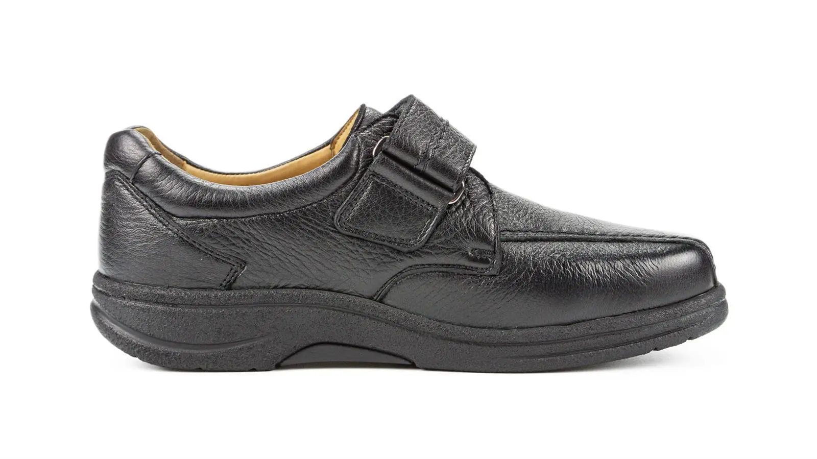Schwarzer MOJO Schuh aus Hirschleder in Weite H/J, seitlich auf weißem Hintergrund präsentiert. Elegant und bequem für jeden Anlass.