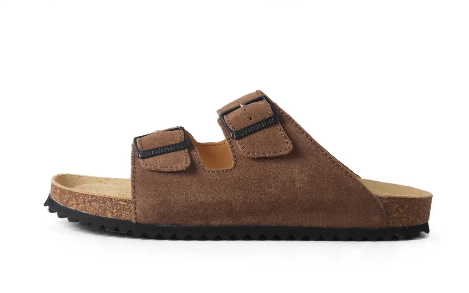 DENISE Velour Schuh in Nussfarbe, seitlich positioniert auf einem hellen Untergrund, zeigt die weiche Veloursleder-Oberfläche und die bequeme Form.
